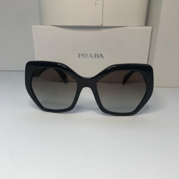 New authentic Prada Sunglasses PR 16RS 1AB0A7 Black Grey Gradient - Picture 5 of 17